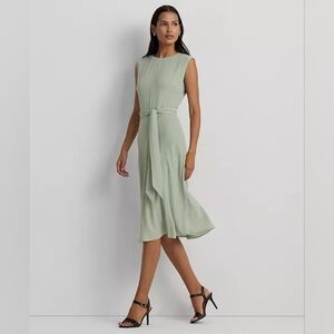 Women's Clothing (614)